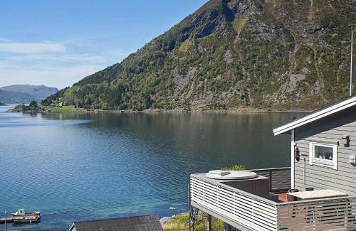 Silda Casa | 4 person holiday home in Selje