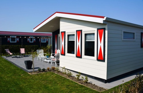 Serooskerke Casa | 4 person chalet on family park in Veere