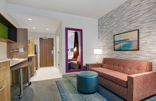Upper Grand Lagoon Hotel | 4 Pet-friendly Accommodations! Outdoor Pool, Kitchen, Free Breakfast, Parking!