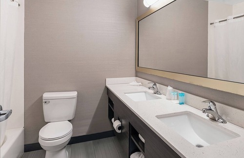 Foxboro Hotel | 4 Relaxing Units w/ FREE Parking, FREE Breakfast, Near Foxboro Station!