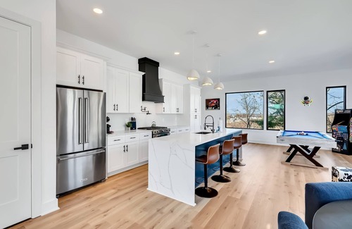 Hurwood Heights Casa | 4 Rooftop Decks 4 Hot Tubs Game Rooms Sauna