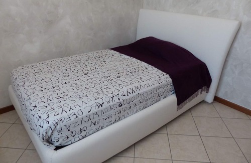 Montegrino Valtravaglia Apartamento | Apartamento de 4 piezas en una elegante residencia con piscina y pista de tenis