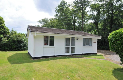 Liskeard Casa | 4 ROSECRADDOC LODGE HOLIDAY BUNGALOWS, family friendly in Liskeard
