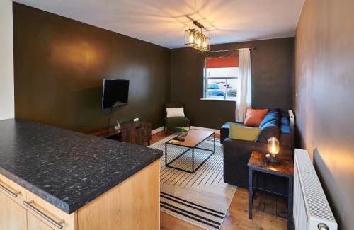 Tamworth Casa | 4 Spacious Bedrooms, En-Suites, Private Driveway, Tamworth Accommodation for Contractors and Families