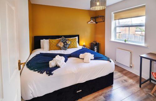 Tamworth Casa | 4 Spacious Bedrooms, En-Suites, Private Driveway, Tamworth Accommodation for Contractors and Families