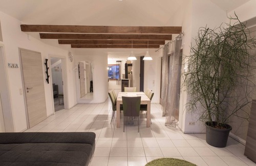 Hallerndorf Apartamento | Apartamento de 4 estrellas / aire acondicionado con cinco camas en el centro de Franconia