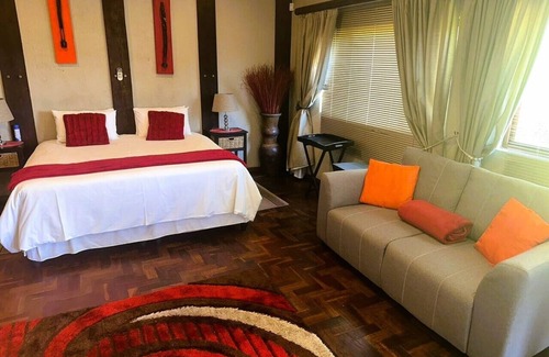 Hazyview Cama Y Desayuno | 4-star B&B in Hazyview offering Safari Drives into the Kruger & Panoramic Tours