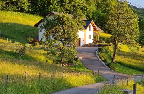 Aiguebelette-le-Lac Casa | Casa rural de 4 estrellas, 10 personas, con SPA, a 2 minutos del lago. Vista al lago