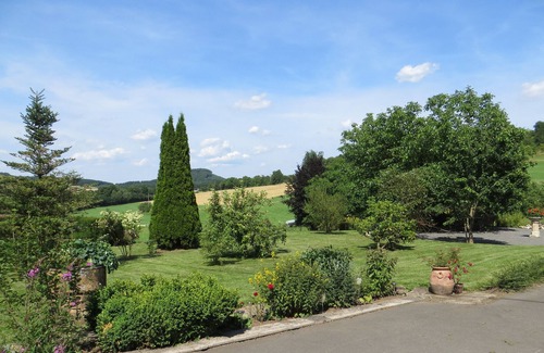 Hohenfels-Essingen Casa | 4 apartamentos de estrellas de vacaciones en el corazón de la región de Eifel