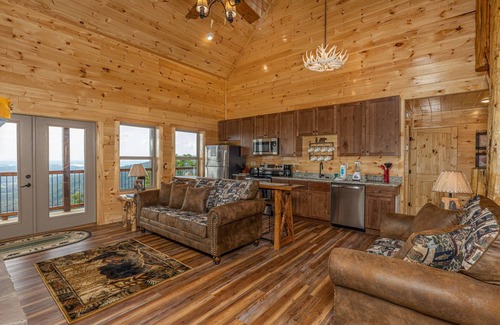Sevierville Cabina | 4 States View-Gatlinburg, Private Pool, Game Room