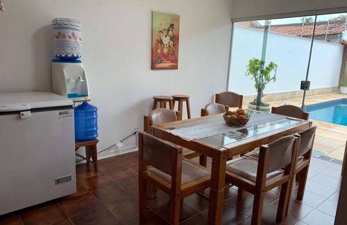 Jardim Virginia Casa | 4 SUITES, AIR COND TV, INTERNET, SWIMMING POOL, 150 METERS FROM THE BEACH! We accept pets!