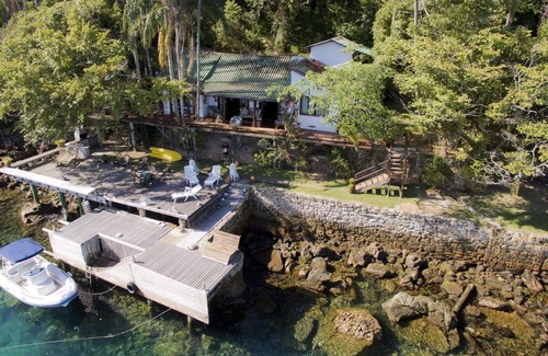 Ilha Grande Casa | 4 suites on the seafront in paradise
