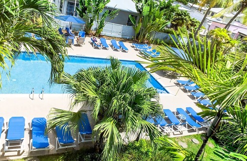 St. Lawrence Gap Apartamento | 4 Upscale Units Close to Harrison's Cave Eco-Adventure Park! FREE Parking, Pool