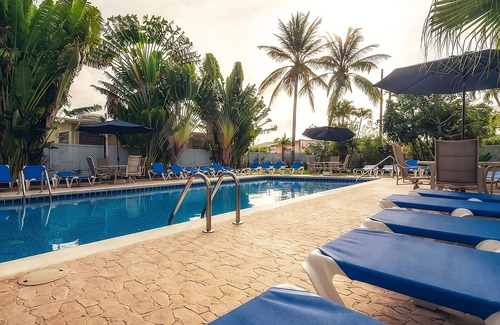St. Lawrence Gap Apartamento | 4 Upscale Units Close to Harrison's Cave Eco-Adventure Park! FREE Parking, Pool