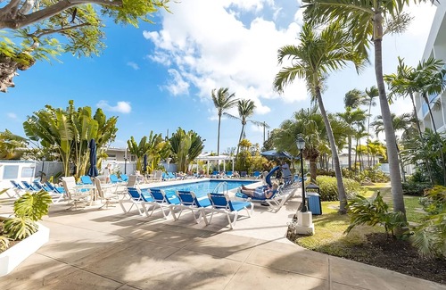 St. Lawrence Gap Apartamento | 4 Upscale Units Close to Harrison's Cave Eco-Adventure Park! FREE Parking, Pool