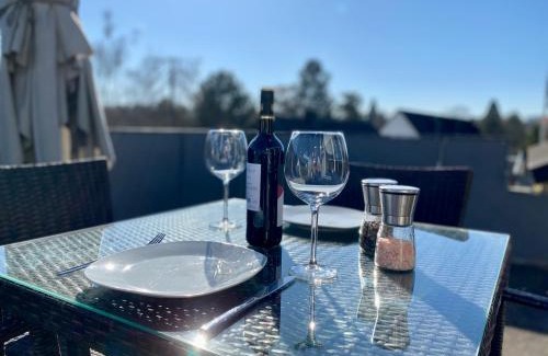 Boeblingen Apartamento | 4 Zimmer Apartment, 125 qm, ruhig und zentrumsnah, max 5 Pers, Dachterasse, Garage, 1000 MBit