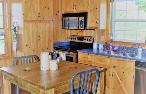 Six Mile Cabina | Cabina de 40 acres: experiencia agrícola con pesca, cerca del lago Keowee y Clemson, SC