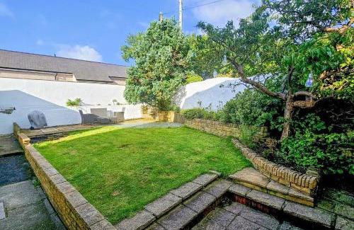 Ty Croes Casa | 40 Church Street