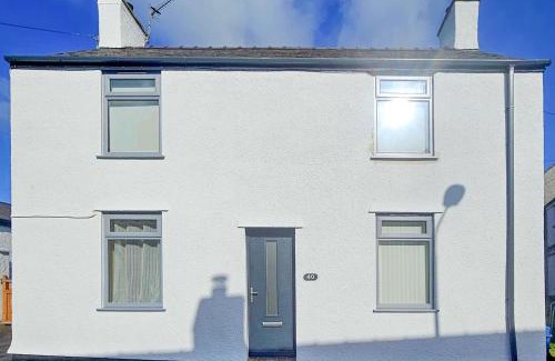 Ty Croes Casa | 40 Church Street