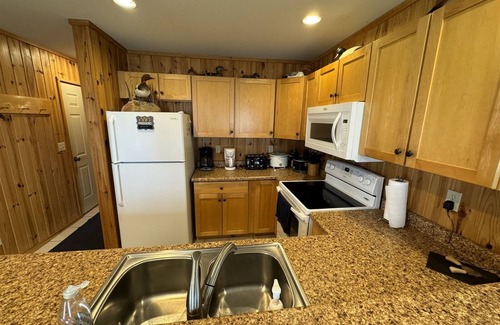 Waubay Casa | 40 Creek Lodge South - Prime Hunting and Fishing Cabin at Waubay Lake
