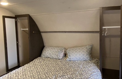 Frazier Park Casa | 40-foot Recreational Vehicle