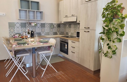 Porta Venezia Apartamento | 40 m2 studio in the center of Brescia, 90 m from parking, no ZCL