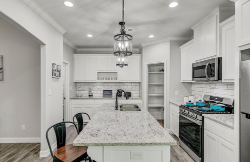Beaumont Casa | Newly Renovated Luxe West Beaumont w Private Patio