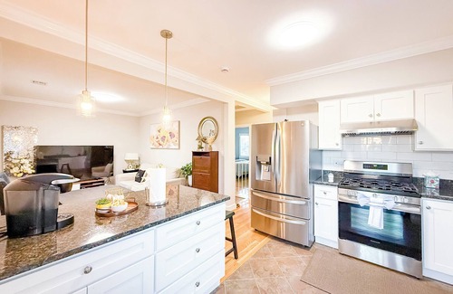Dorchester Apartamento | 40-Newly renovated, stylish and beautiful apt/4br close to Highway
