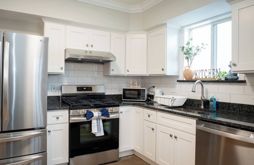 Dorchester Apartamento | 40-Newly renovated, stylish and beautiful apt/4br close to Highway