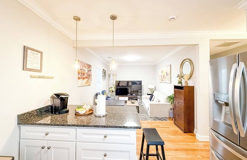 Dorchester Apartamento | 40-Newly renovated, stylish and beautiful apt/4br close to Highway