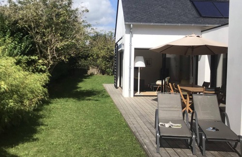 Benodet Casa | A 400 m de la playa, casa de una sola planta abierta sobre jardín cerrado.