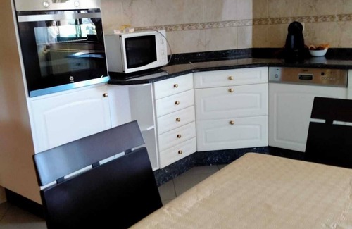 Tabagon Casa | Chalet de 400 m2 con piscina y asador.