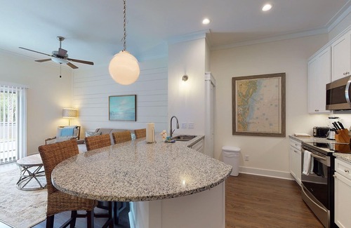 King City Condominio | 400 Ocean Suites at the Heart of St.Simons Pier Village