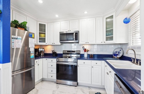 Sea Scape Casa | 4000 Fragile Magic * SUPER Oceanfront * Hot Tub * Pier Views
