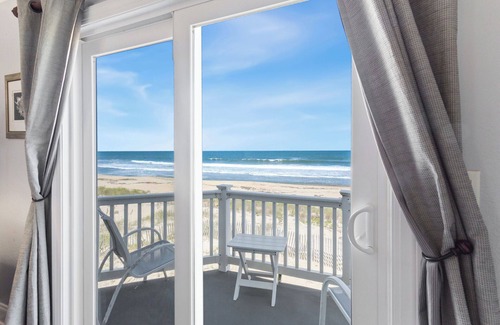 Sea Scape Casa | 4000 Fragile Magic * SUPER Oceanfront * Hot Tub * Pier Views