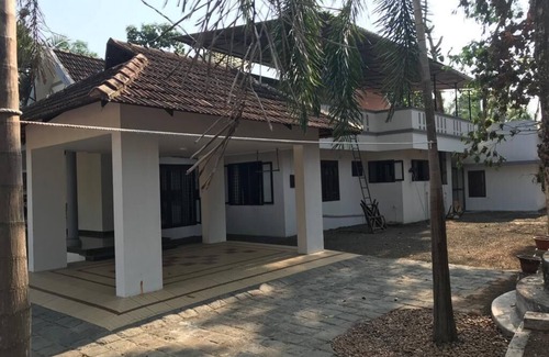 Pallam Casa | 4000 sq ft spacious lexuary house