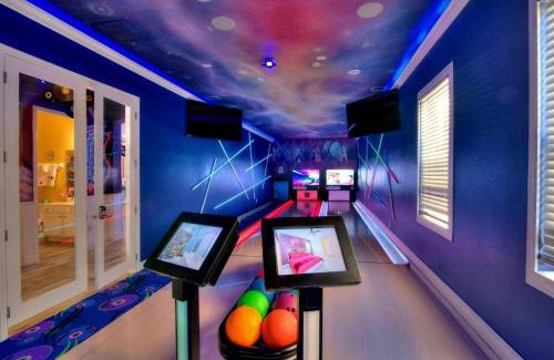 Loughman Casa | 4011-OL-Music Genres themed with bowling alley