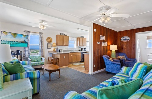 Kitty Hawk Cabaña | 4020 Gardners Hut * Oceanfront * Walk to Dining