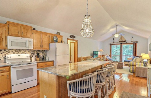 Sea Scape Casa | 4029 Lunar Cottage * Half Mile to Beach