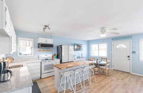 Little Salisbury Casa | 403 Carribbean | 2BR 1BA Bayside Beach Bungalow