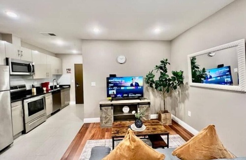 Center City Apartamento | 405 Spacious and superior 1BDR APT in center city
