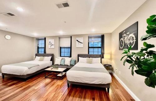 Logan Square Apartamento | 406 Luxury KING BED in central city of Philad