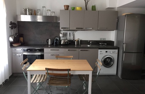 Porquerolles Apartamento | Duplex de 40m2, capacidad para 4 personas en el corazón del pueblo en la isla de Porquerolles