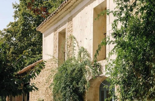 Althen-des-Paluds Casa | 40m2 suite in 18th-century Provencal farmhouse