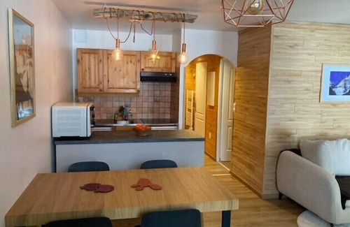 Monetier-les-Bains Apartamento | 40m² with garden and nice view on the valley