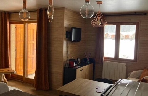 Monetier-les-Bains Apartamento | 40m² with garden and nice view on the valley