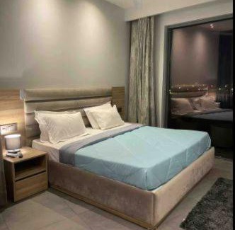 Noida Apartamento | 40th Floor River View Supernova
