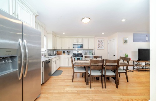 Quincy Casa | 41 - 3BR Quincy - Lovely Townhouse near Adams