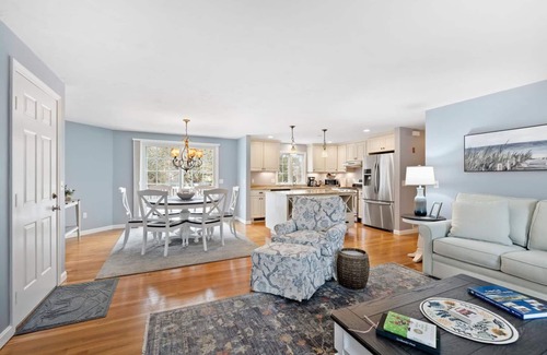 West Chatham Casa | 41 Poolside: 041-CS Coastal Retreat in Chatham – Modern Comfort & New Heated Pool