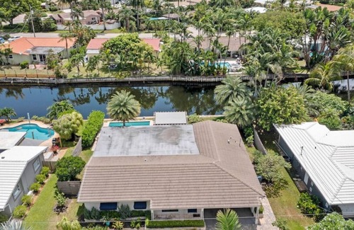 Central Corals Villa | 4100 Hyde Cove of Oakland Park with Free parking
